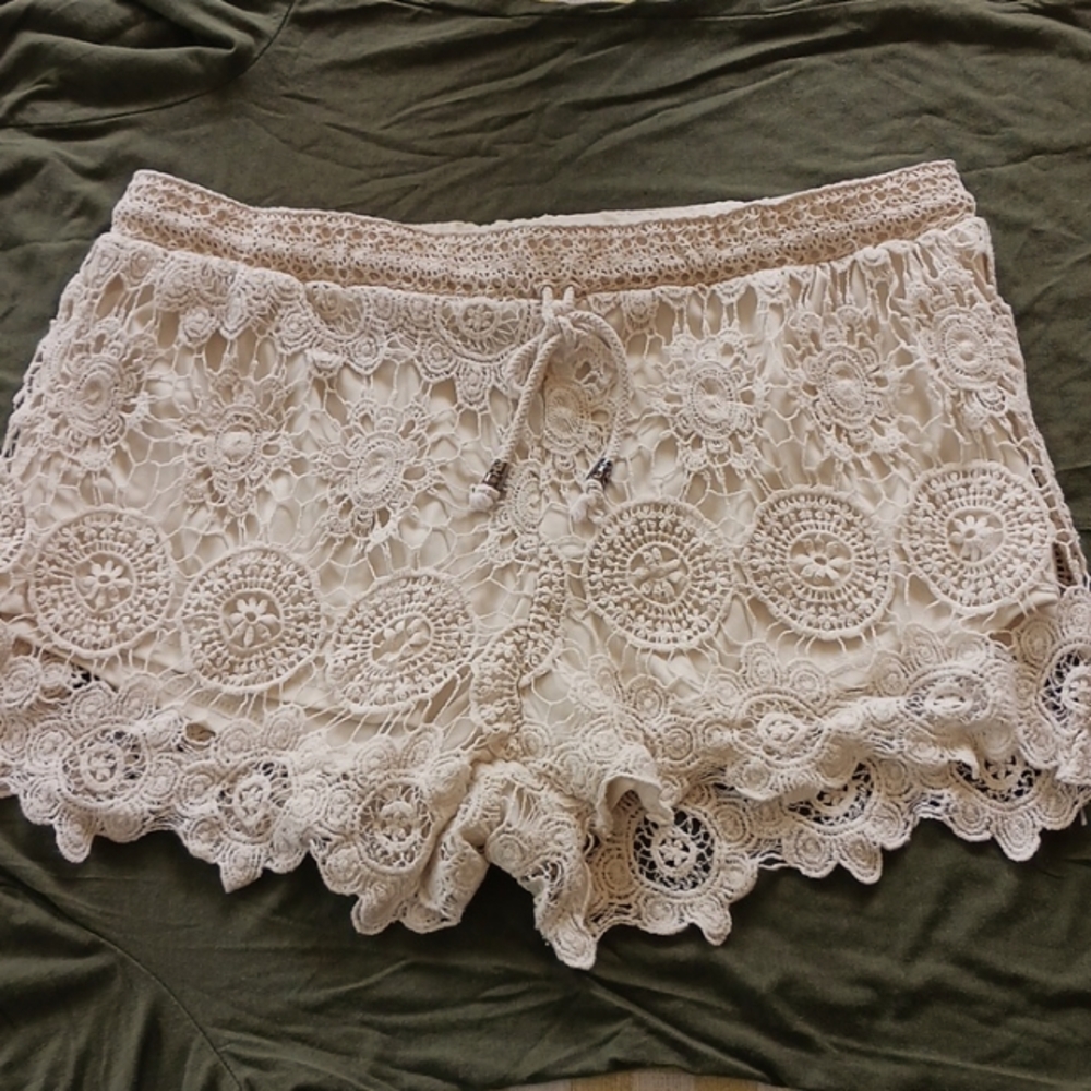 Rue 21 lace shorts size large